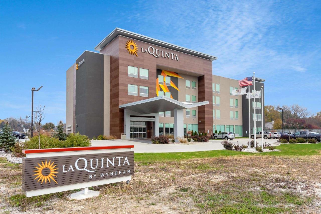 La Quinta Inn & Suites By Wyndham Shorewood Zewnętrze zdjęcie