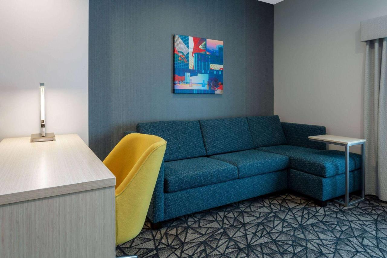 La Quinta Inn & Suites By Wyndham Shorewood Zewnętrze zdjęcie