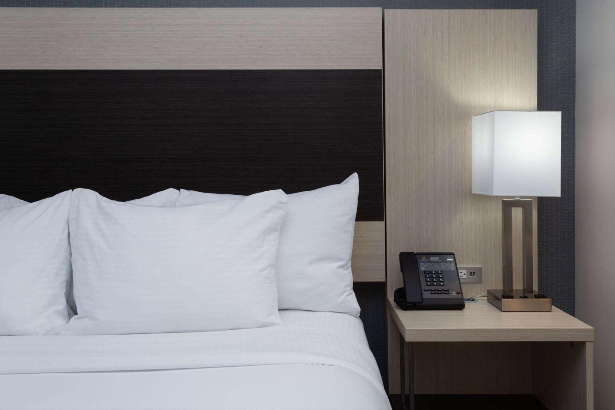 La Quinta Inn & Suites By Wyndham Shorewood Zewnętrze zdjęcie