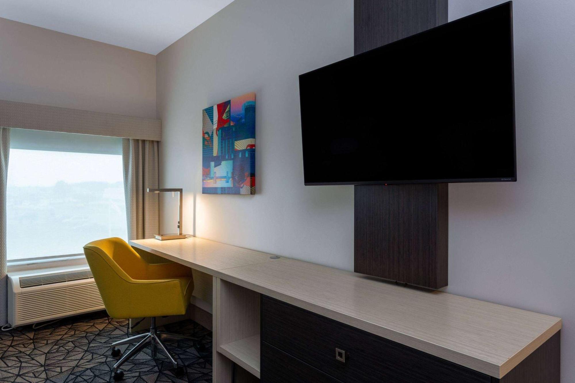 La Quinta Inn & Suites By Wyndham Shorewood Zewnętrze zdjęcie